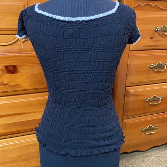 Top - Picture 2 of 2